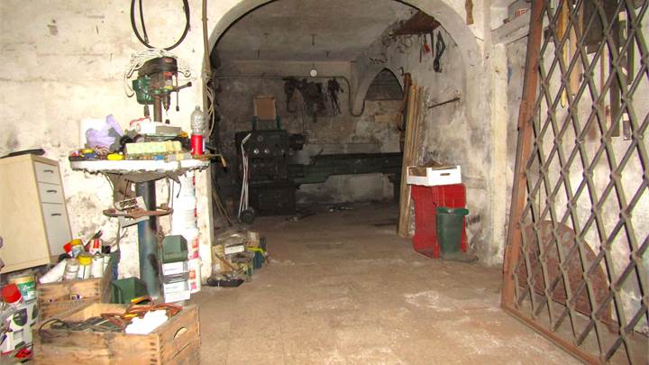 Pistoia Nord - In vendita magazzino