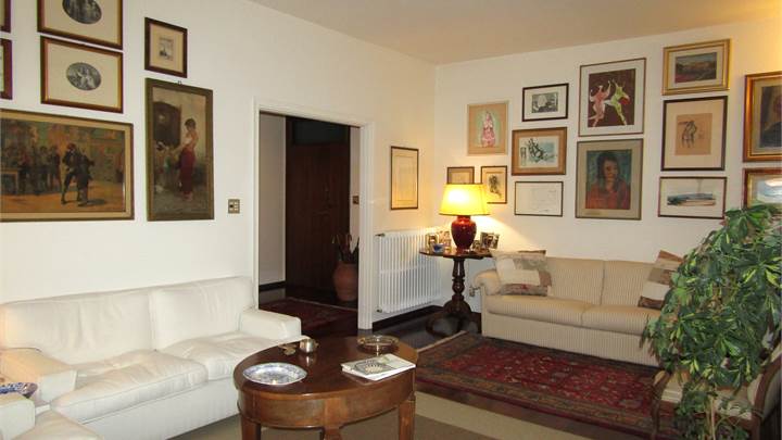 Pistoia centrale - Appartamento 5 vani con cantina e posto auto